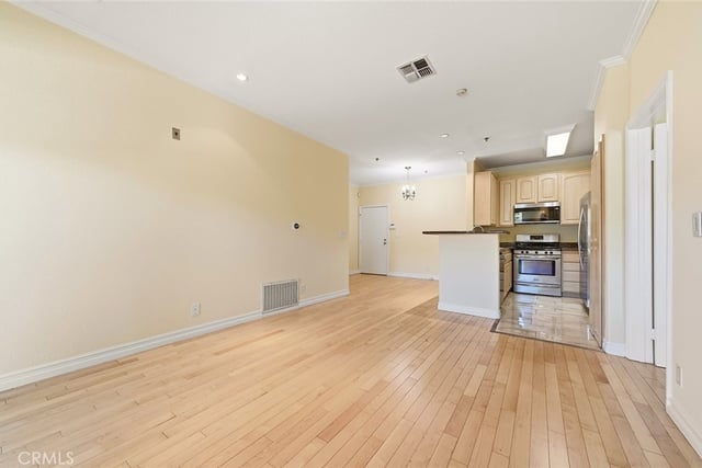 300 N El Molino Avenue N 107, Pasadena, CA 91101 — photo 5 of 37