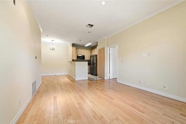 300 N El Molino Avenue N 107, Pasadena, CA 91101 — photo 7 of 37