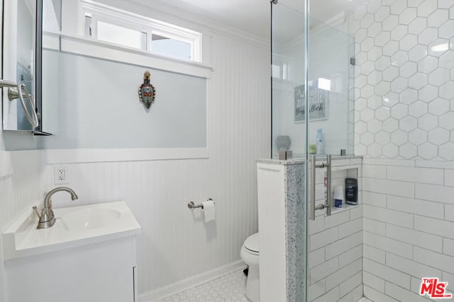 1459 W 47th Street, Los Angeles, CA 90062 — photo 11 of 24