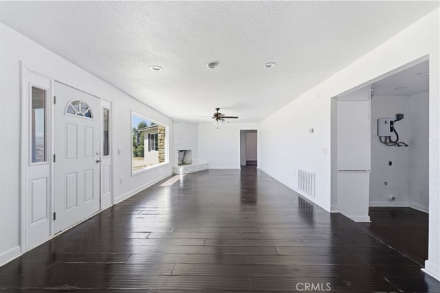 18531 E Palmdale Boulevard, Palmdale, CA 93591 — photo 4 of 27