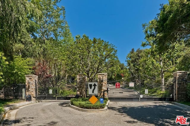 11971 Lockridge Road, Studio City, CA 91604 — photo 3 of 33