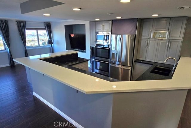 525 E Seaside Way 1509, Long Beach, CA 90802 — photo 2 of 57
