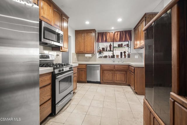 642 N Wendy Drive, Newbury Park, CA 91320 — photo 8 of 22