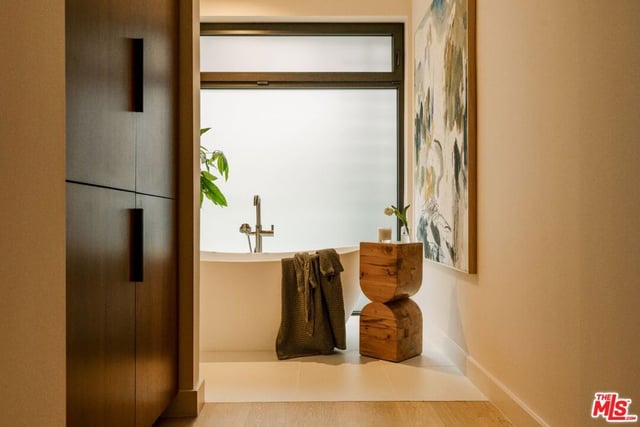 702 N Doheny Drive TH25, West Hollywood, CA 90069 — photo 4 of 17
