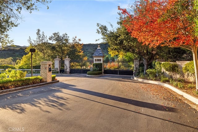 1005 Cheshire Hills Court, Westlake Village, CA 91361 — photo 10 of 71