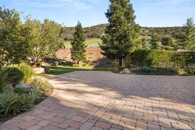 1005 Cheshire Hills Court, Westlake Village, CA 91361 — photo 14 of 71