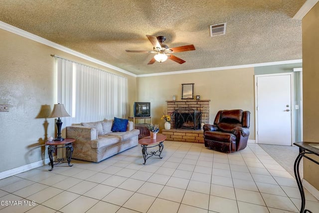 15707 Lanfair Avenue, Lancaster, CA 93535 — photo 5 of 26