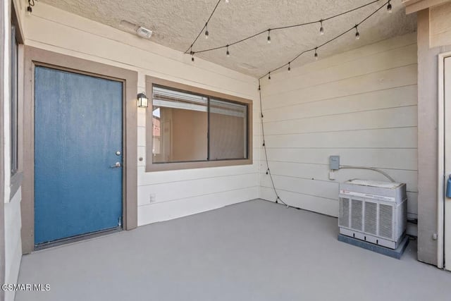 98 Maegan Place 6, Thousand Oaks, CA 91362 — photo 2 of 28