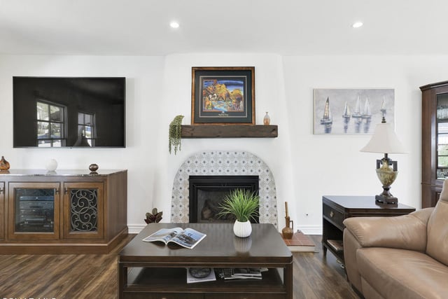 863 Falmouth Street, Thousand Oaks, CA 91362 — photo 7 of 57