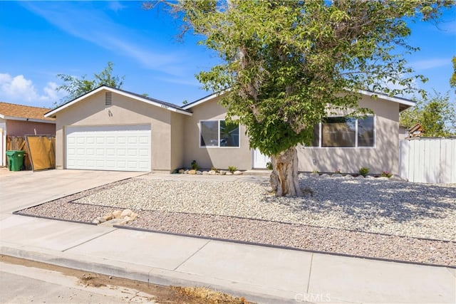 43347 Echard, Lancaster, CA 93536 — photo 2 of 22
