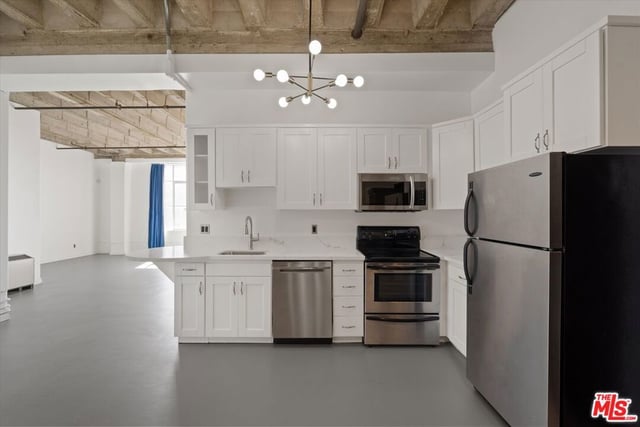 312 W 5th Street 917, Los Angeles, CA 90013 — photo 8 of 24