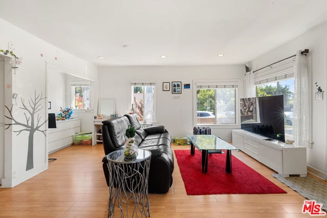 1622 S Spaulding Avenue, Los Angeles, CA 90019 — photo 10 of 15