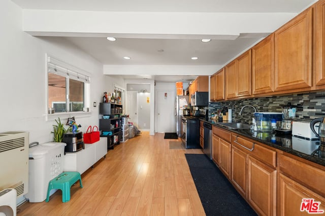 1622 S Spaulding Avenue, Los Angeles, CA 90019 — photo 7 of 15