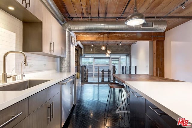 530 S Hewitt Street 126, Los Angeles, CA 90013 — photo 11 of 47