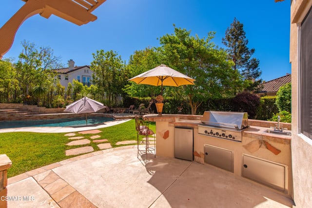 331 Briar Bluff Circle, Thousand Oaks, CA 91360 — photo 31 of 40