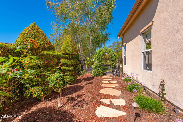 331 Briar Bluff Circle, Thousand Oaks, CA 91360 — photo 35 of 40