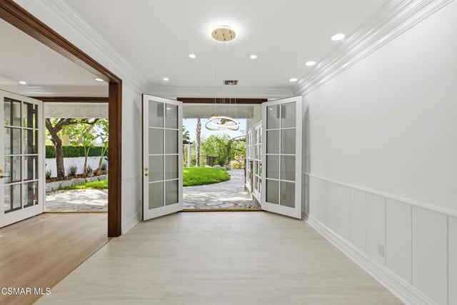 24756 Eilat Street, Woodland Hills, CA 91367 — photo 12 of 64