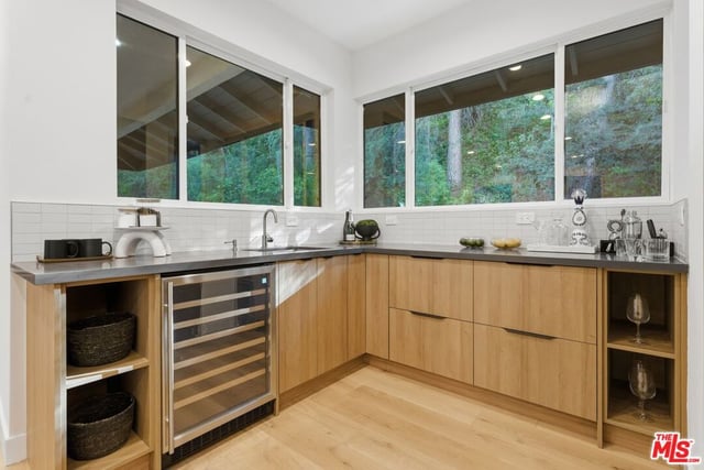 16708 Chaplin Avenue, Encino, CA 91436 — photo 11 of 54