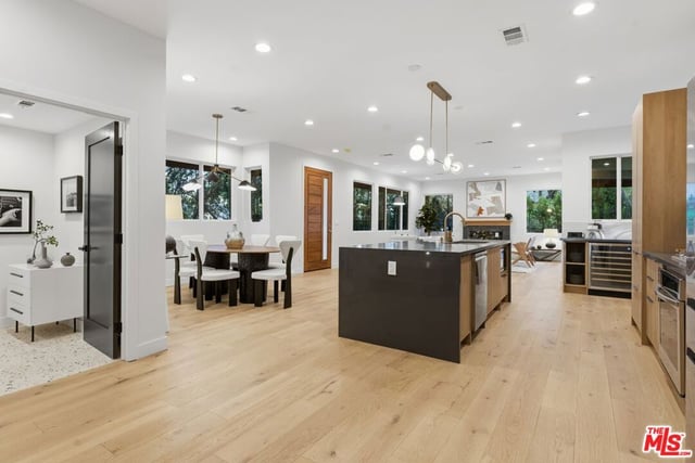16708 Chaplin Avenue, Encino, CA 91436 — photo 15 of 54