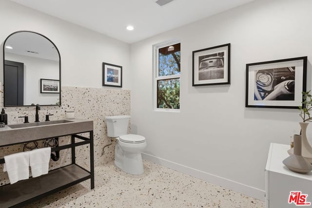 16708 Chaplin Avenue, Encino, CA 91436 — photo 19 of 54