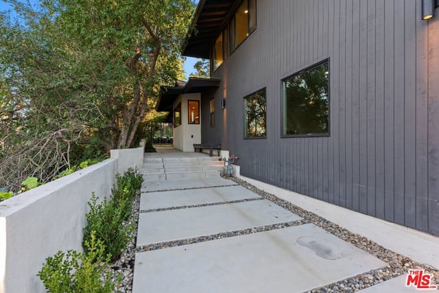 16708 Chaplin Avenue, Encino, CA 91436 — photo 2 of 54