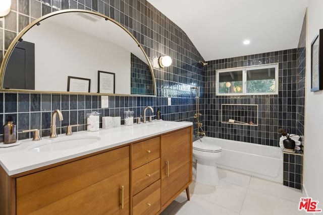 16708 Chaplin Avenue, Encino, CA 91436 — photo 36 of 54