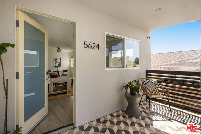 5624 Stratford Road, Los Angeles, CA 90042 — photo 3 of 26
