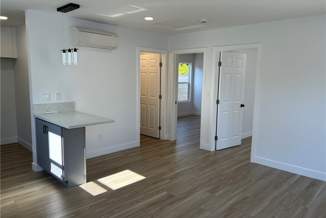 2033 W Burnett Street, Long Beach, CA 90810 — photo 13 of 27