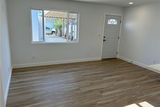 2033 W Burnett Street, Long Beach, CA 90810 — photo 18 of 27