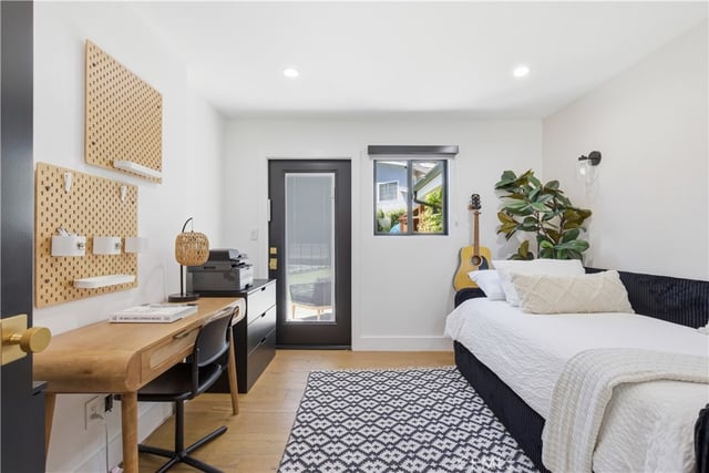 13130 Albers, Sherman Oaks, CA 91401 — photo 17 of 44