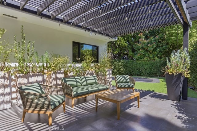 13130 Albers, Sherman Oaks, CA 91401 — photo 34 of 44