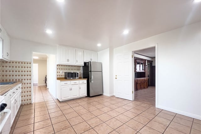 1522 5th Avenue, Los Angeles, CA 90019 — photo 15 of 25