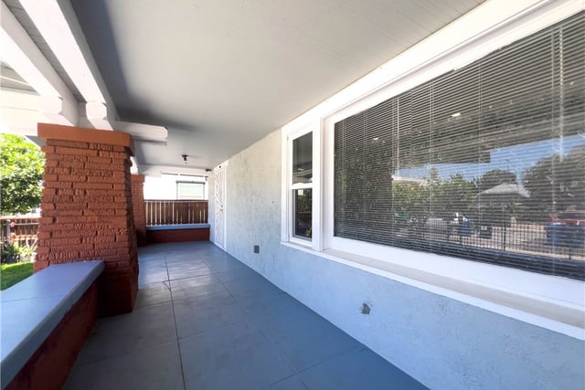 1522 5th Avenue, Los Angeles, CA 90019 — photo 4 of 25