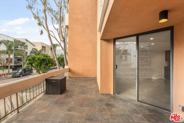 740 N Kings Road 102, West Hollywood, CA 90069 — photo 19 of 21