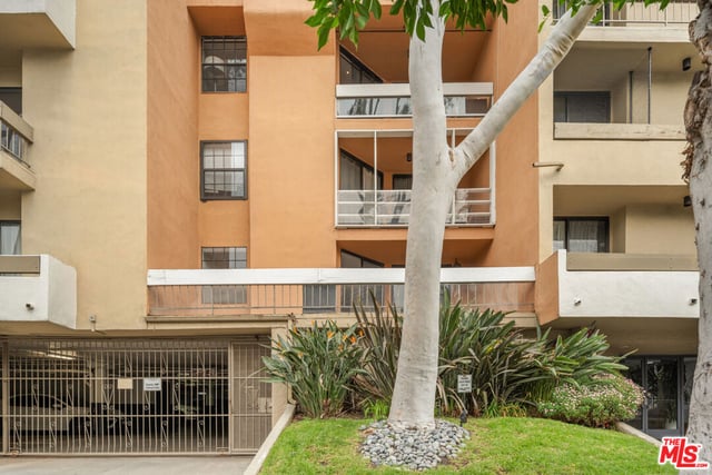 740 N Kings Road 102, West Hollywood, CA 90069 — photo 21 of 21