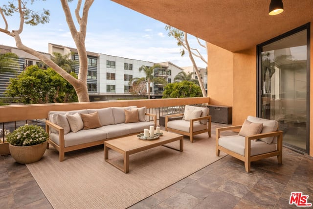 740 N Kings Road 102, West Hollywood, CA 90069 — photo 5 of 21