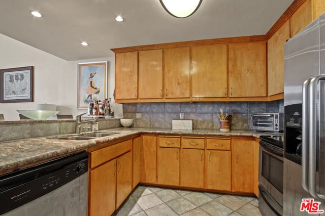 550 W Regent Street 330, Inglewood, CA 90301 — photo 7 of 25