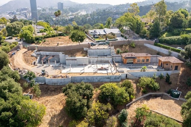 3721 Eureka Drive, Studio City, CA 91604 — photo 16 of 41