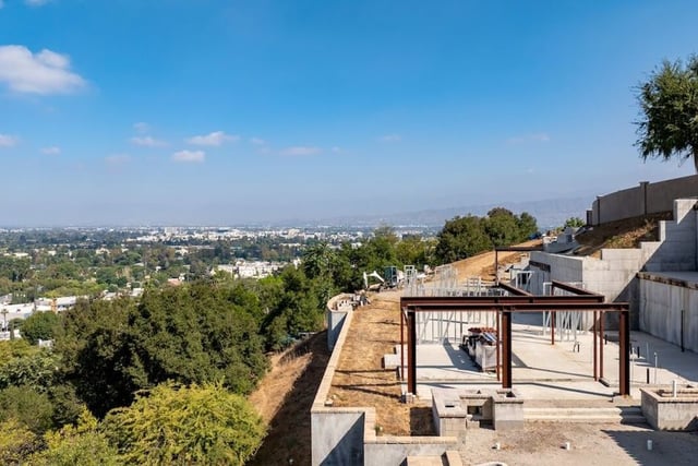 3721 Eureka Drive, Studio City, CA 91604 — photo 17 of 41