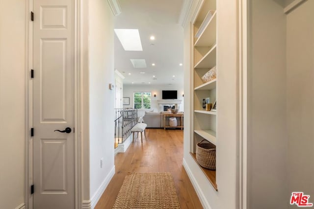 3721 Eureka Drive, Studio City, CA 91604 — photo 22 of 41