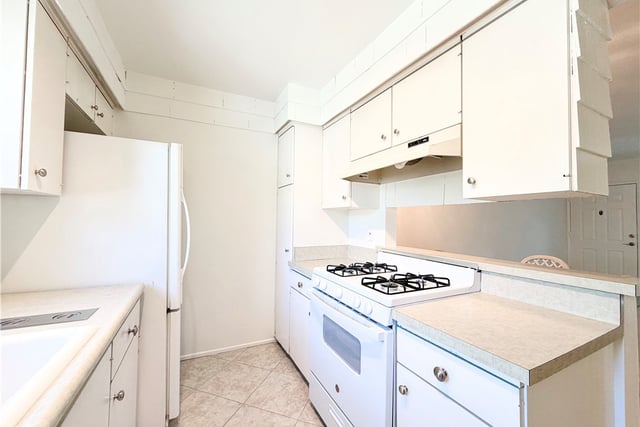 6041 Fountain Park Lane 11, Woodland Hills, CA 91367 — photo 10 of 30