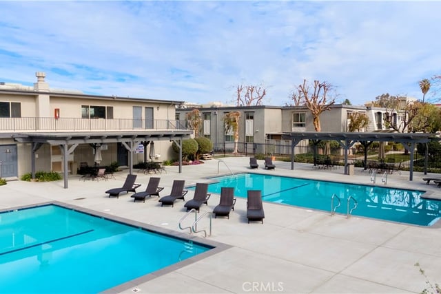 6041 Fountain Park Lane 11, Woodland Hills, CA 91367 — photo 23 of 30