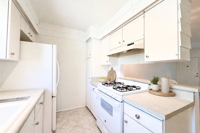 6041 Fountain Park Lane 11, Woodland Hills, CA 91367 — photo 5 of 30