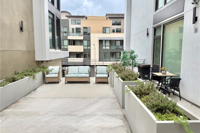 709 E Walnut Street 222, Pasadena, CA 91101 — photo 11 of 17