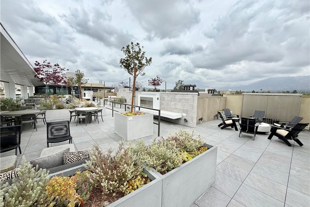 709 E Walnut Street 222, Pasadena, CA 91101 — photo 13 of 17
