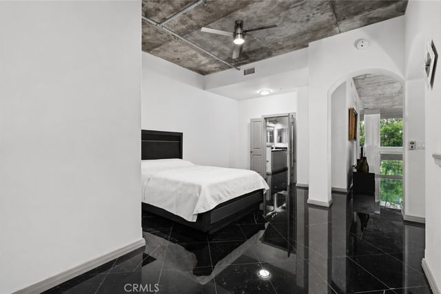 840 E Green 305, Pasadena, CA 91101 — photo 5 of 20