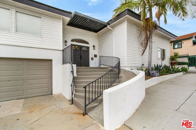5625 S Sherbourne Drive, Los Angeles, CA 90056 — photo 4 of 45