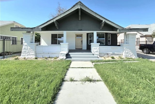 1225 W 41st 1227, Los Angeles, CA 90037 — photo 37 of 39