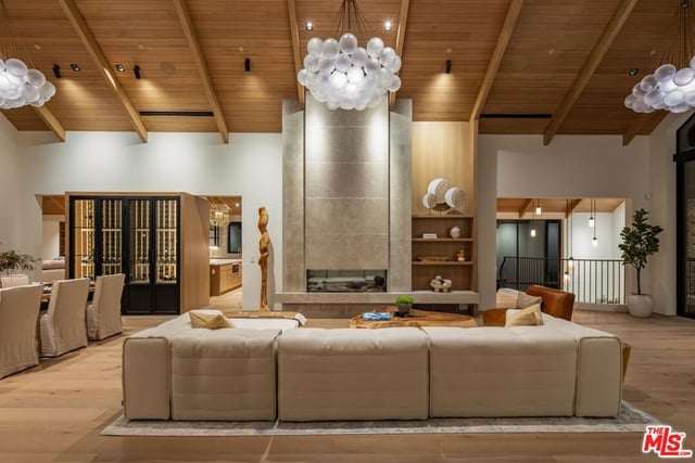 12309 Viewcrest Road, Studio City, CA 91604 — photo 13 of 49