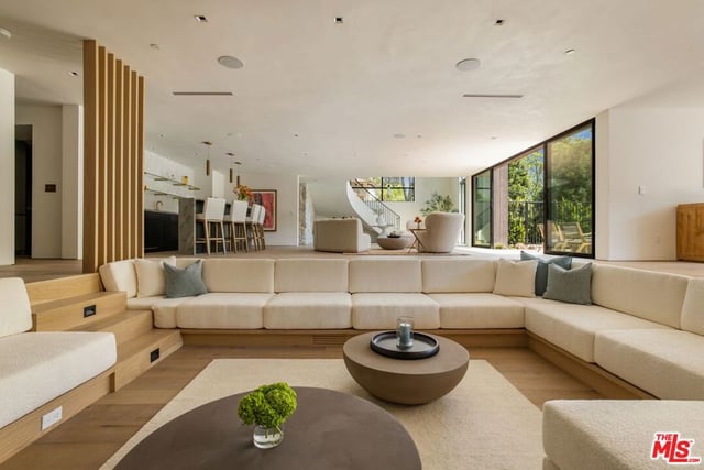 12309 Viewcrest Road, Studio City, CA 91604 — photo 37 of 49